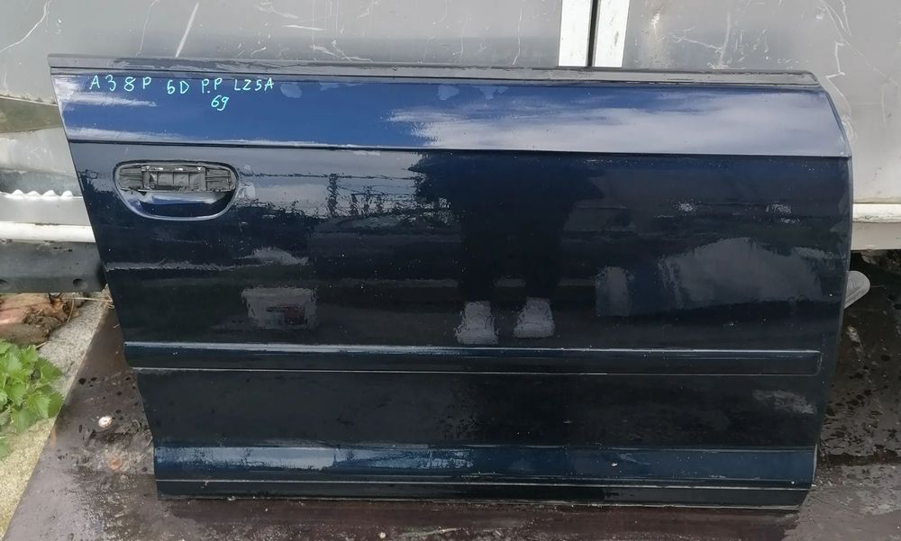 AUDI A3 8P SPORTBACK DRZWI PRAWE PRZEDNIE LZ5A