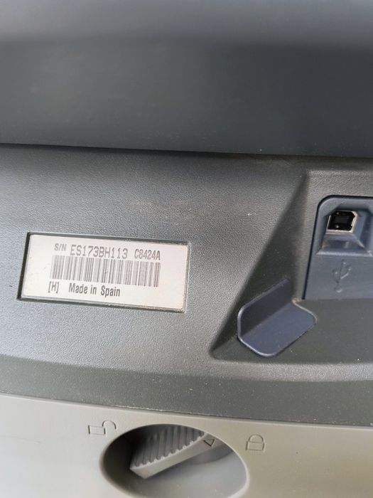 Stara drukarkę, drukuje w kolorze, kopiuje i skanuje HP laser Jet psc