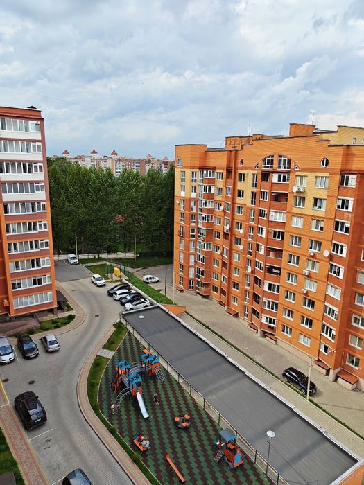 Продаж 2к. Поряд з парком!