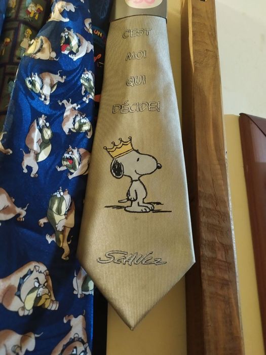 Продам коллекцию галстуков.