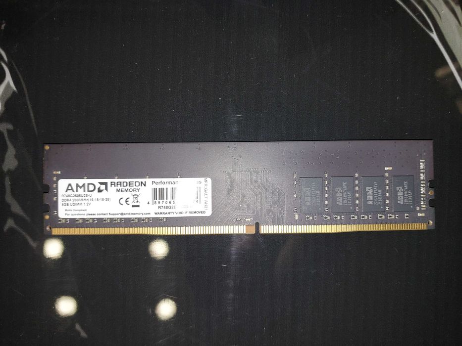 Оперативная память AMD Radeon R7 DDR4 8GB