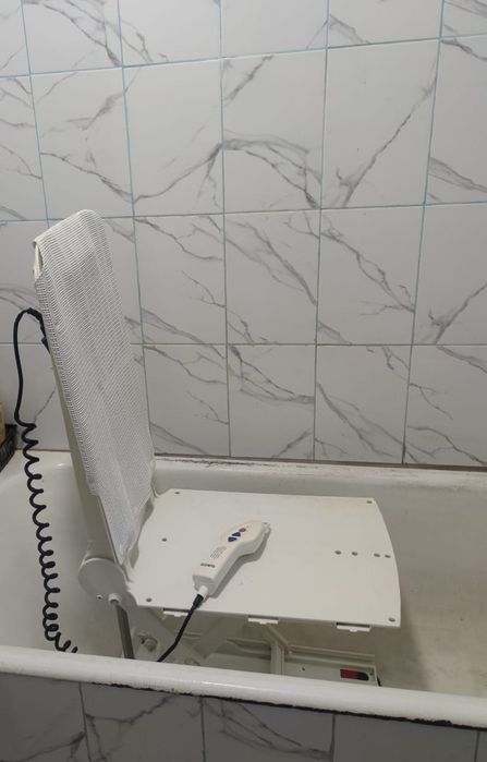 Електро підйомник - сидіння для ванної Aquatec Orca