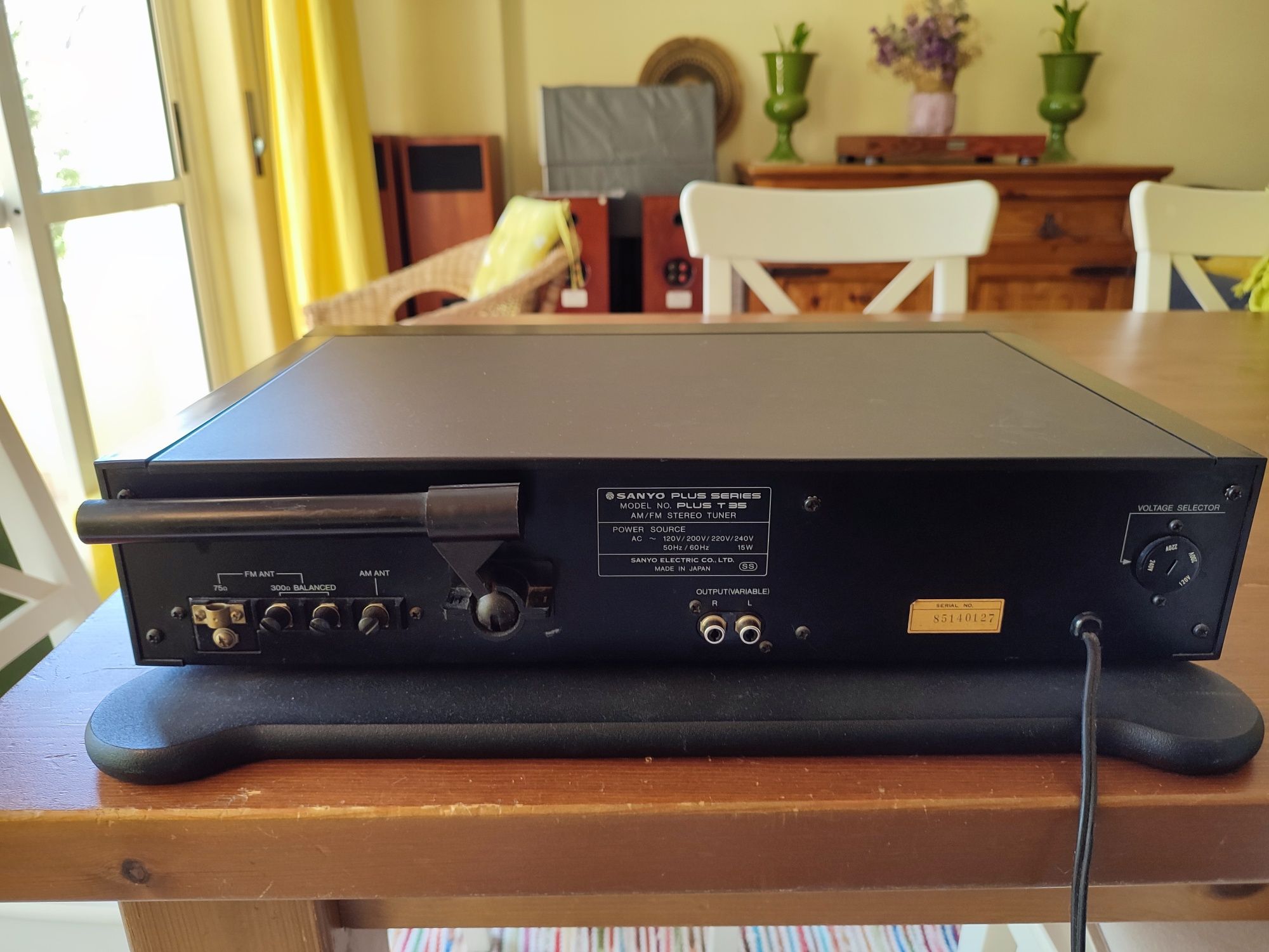 Sanyo T35 Plus Series Stereo Digital Tuner Impecável!