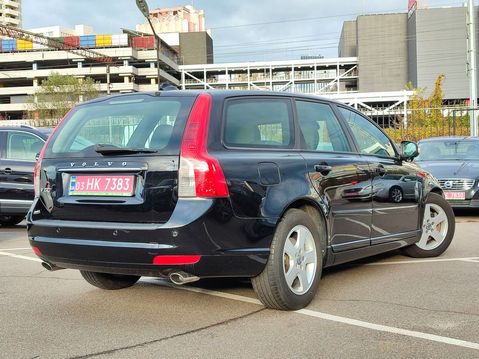 Volvo V50 2,0 D3 автомат 2012рік з Швейцарії