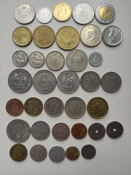 Монети світу 36 штук. Ціна 720 грн.
