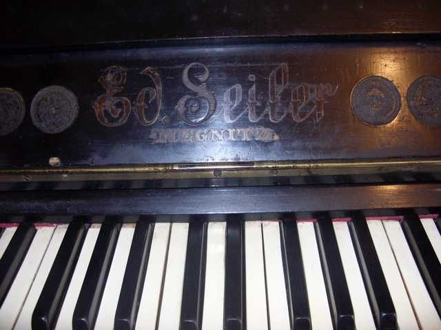 Pianina Ed.Seiler. Koniec XIX wieku. № 20340.