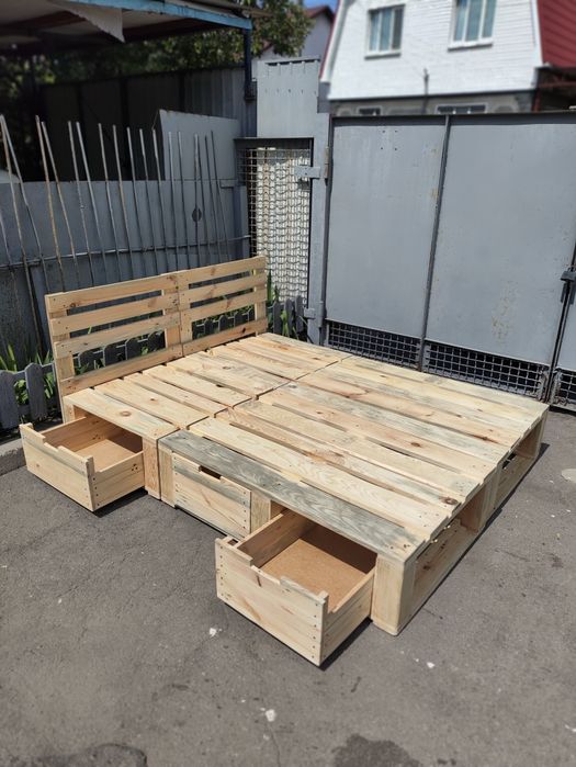 Меблі з піддонів, ліжко з піддонів, диван,, стіл з піддонів