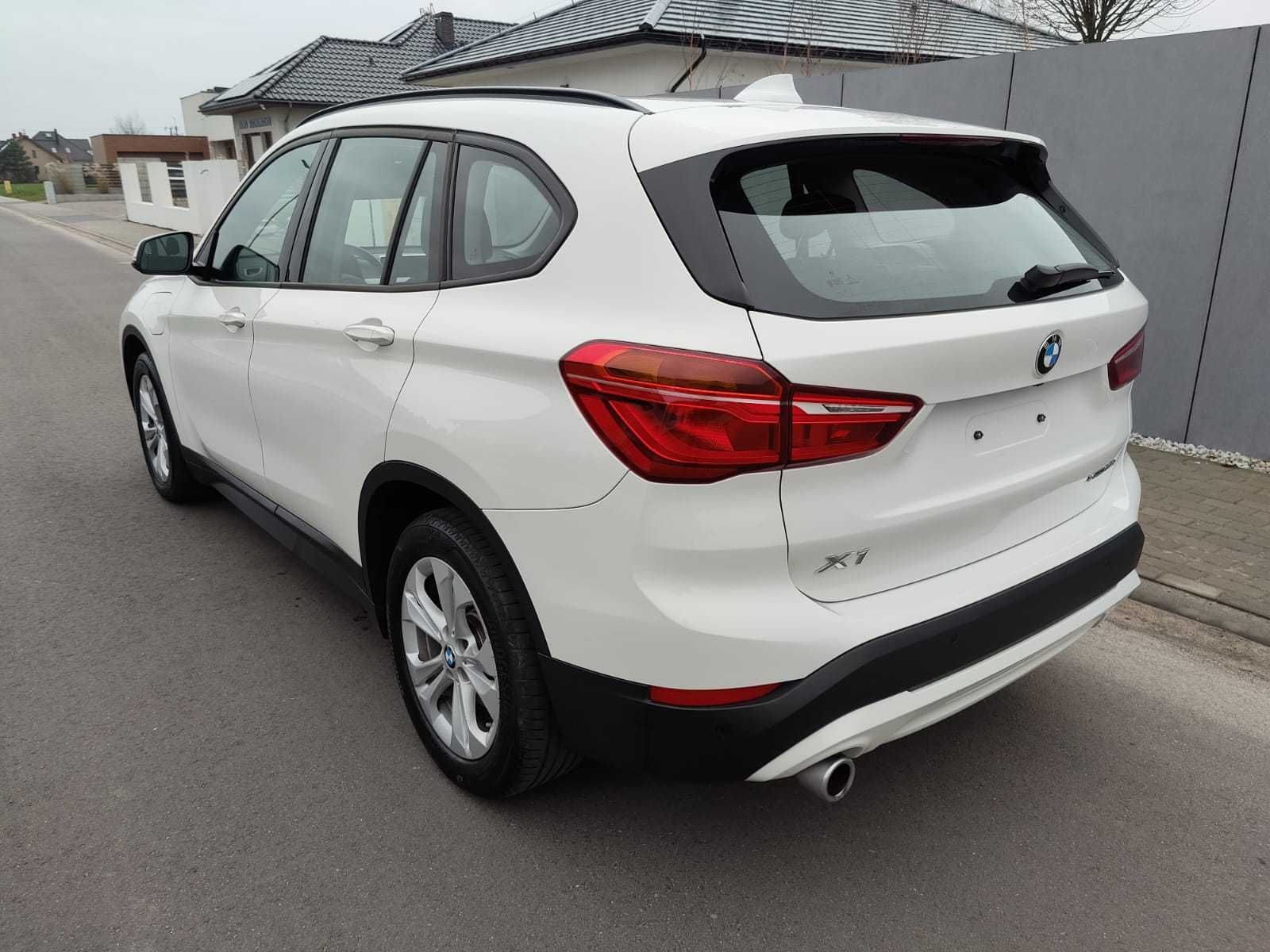 Wynajem Wypożyczalnia auto osobowe samochod BMW X1 25E hybryda Xdrive