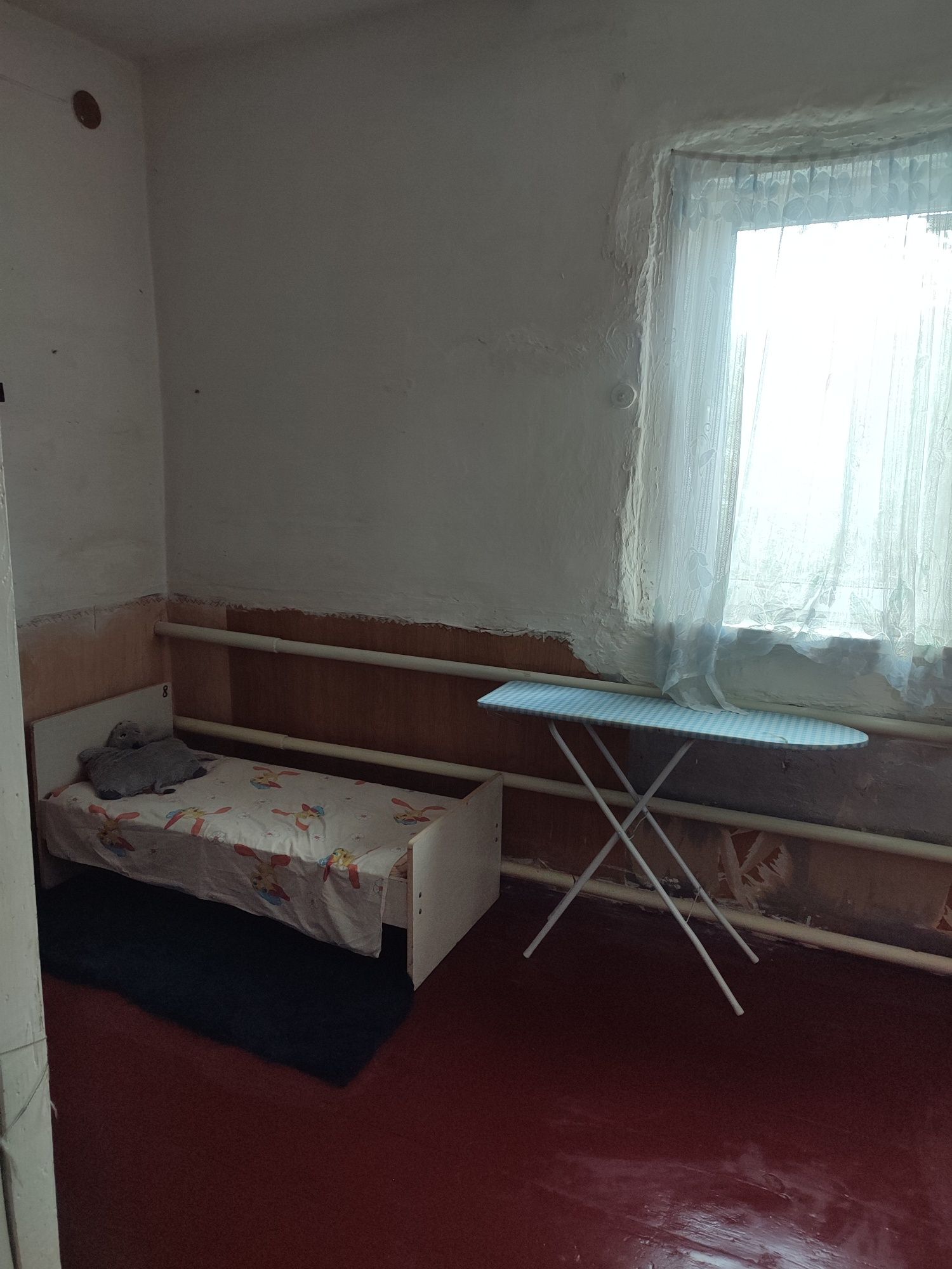 Продається будинок в житловому стані.