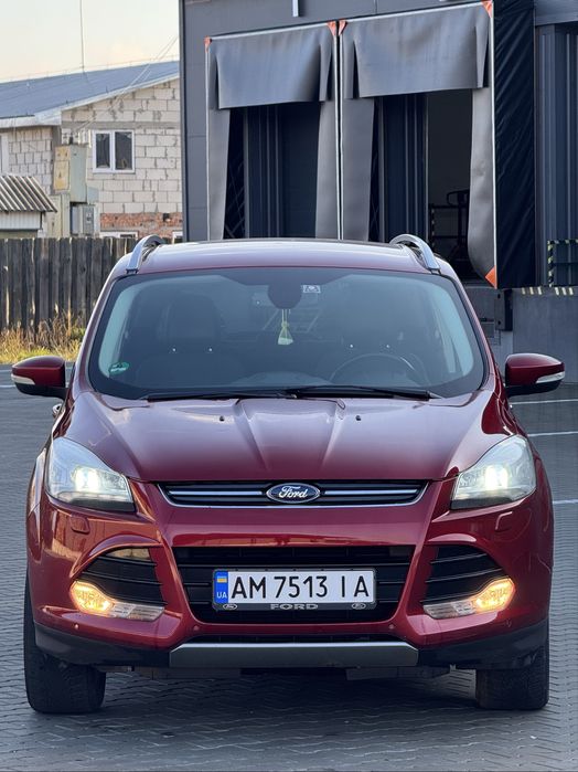 Продаєтся Ford Kuga 2015 року