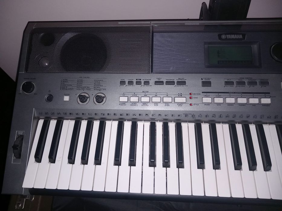 Keyboard Yamaha PSR-E443