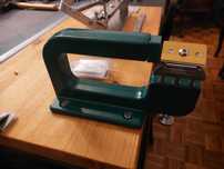 Maquina de facear pele manual