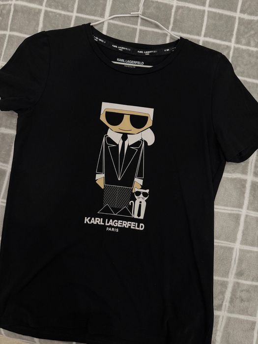Футболка Karl Lagerfeld  Хс більшомірить  Без дефектів