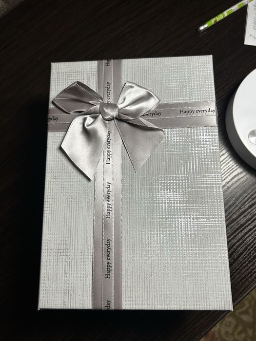 Подарункова коробка.