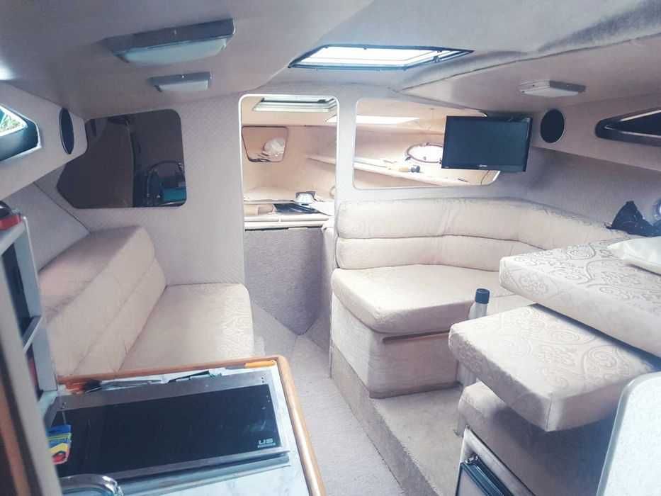 Motorowka Bayliner 2955 Avanti lodz motorowa silnik Diesel Mercruiser