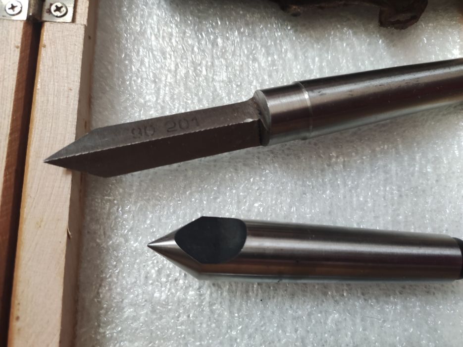 Набір центрів упорних