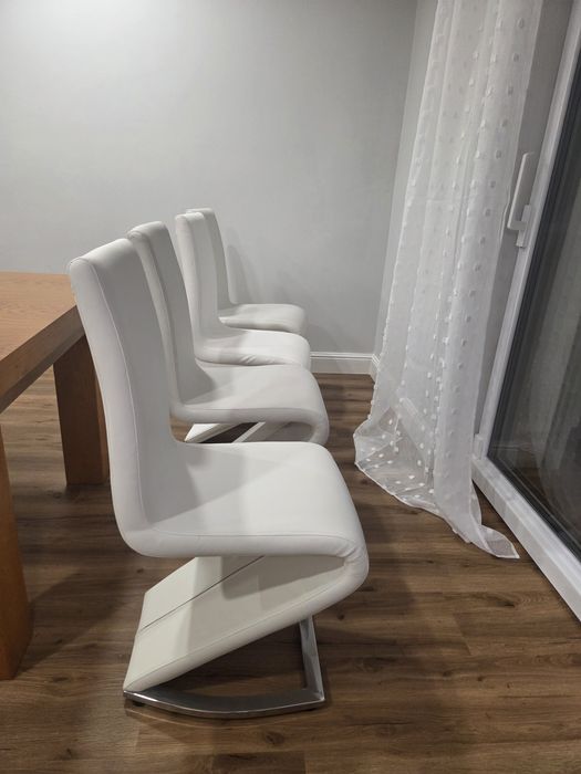 Krzesla ze skóry ekologicznej