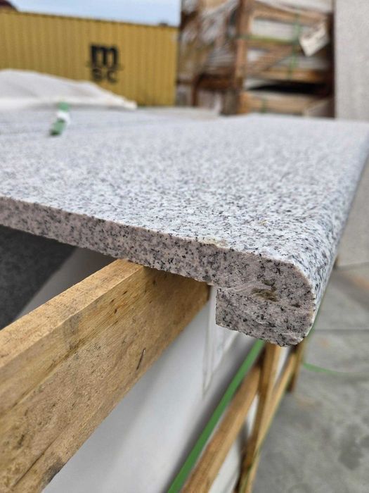GRANIT na schody Schody granitowe stopień kamienny szary
