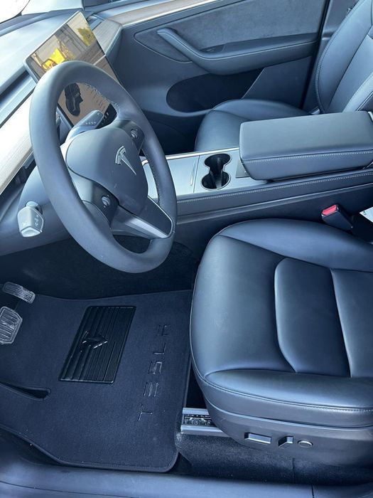 Тесла У оренда під виплату обмін на нерухомість квартиру авто