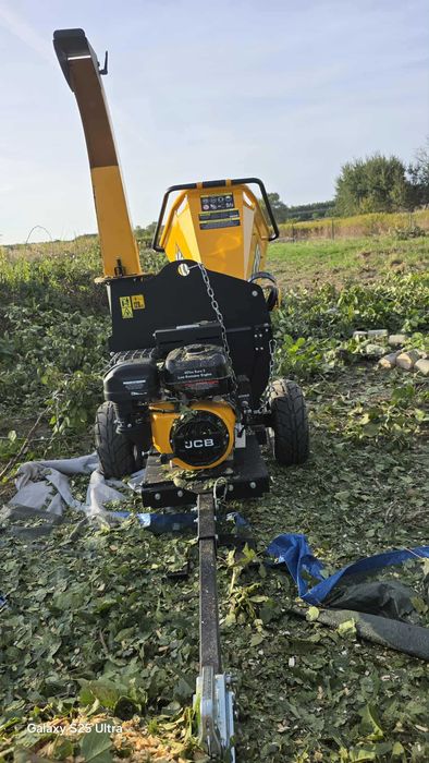 Rębak rozdrabniacz do gałęzi 12cm spalinowy Wynajem JCB