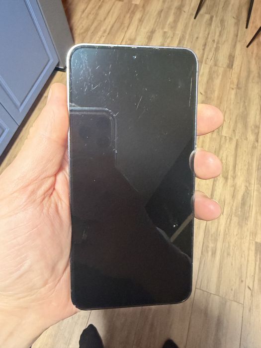 Продам Samsung S24