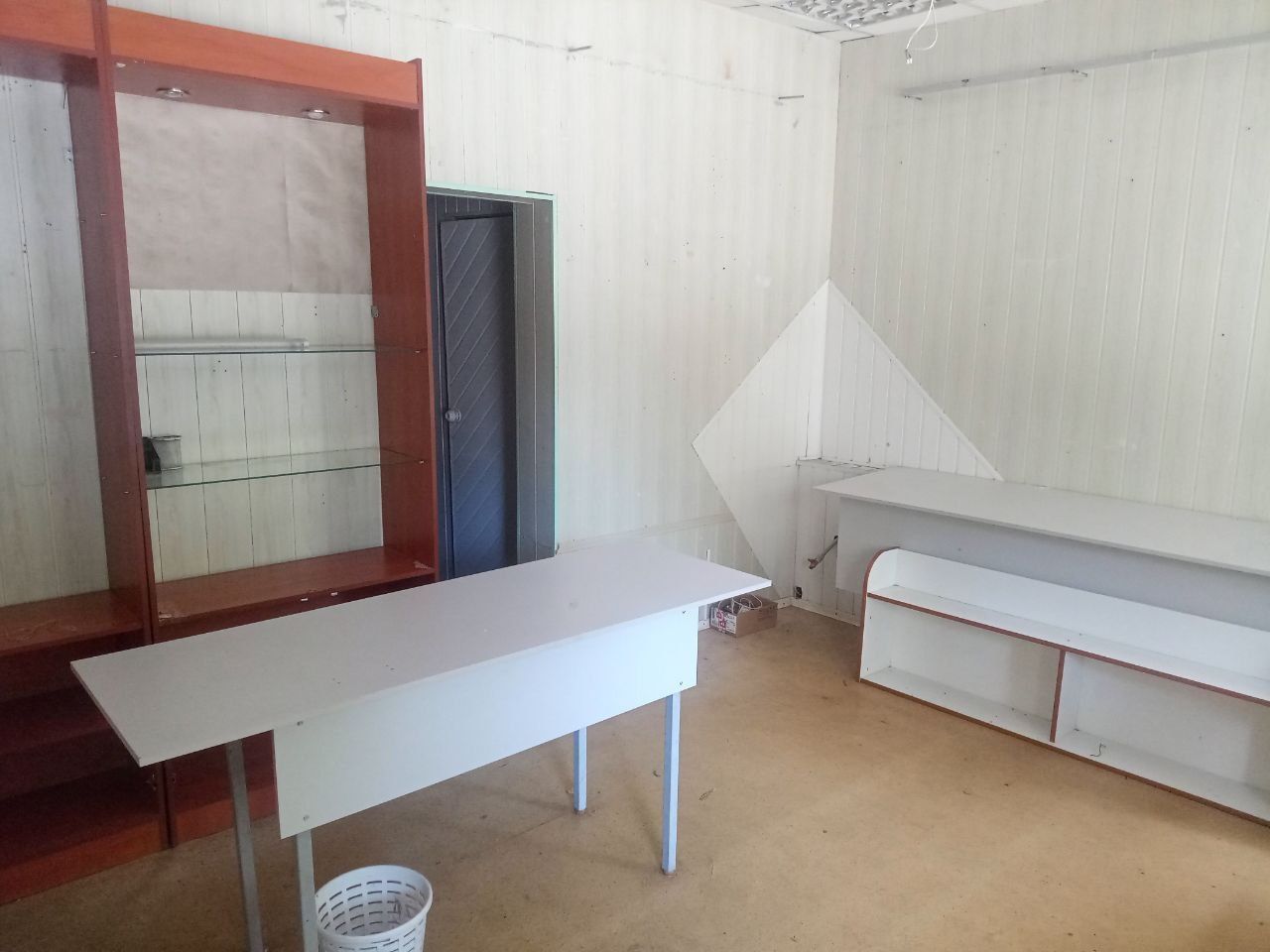Сдается помещение в самом центре Славянска. 200м от площади. 30 кв м.