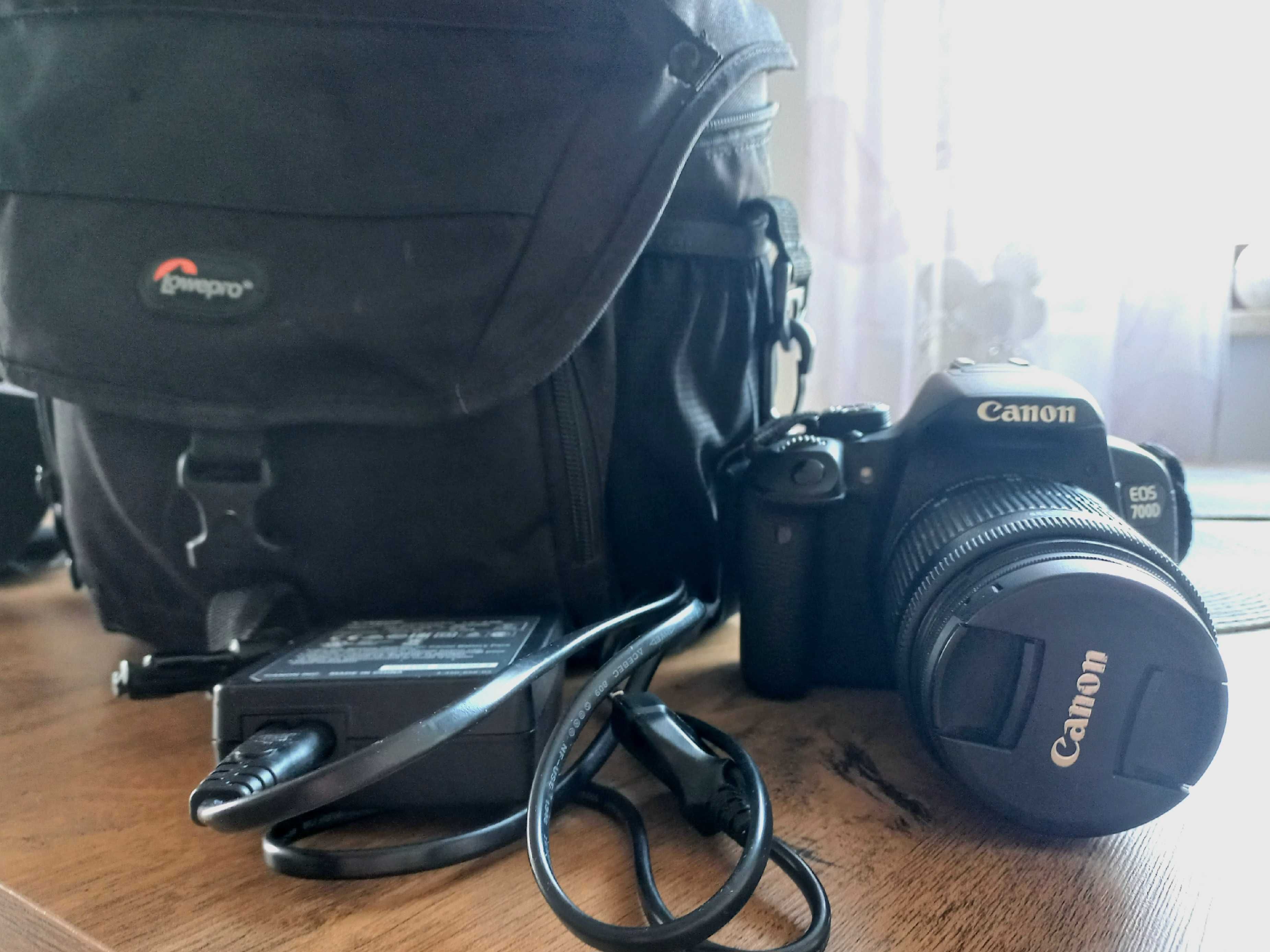 Aparat CANON EOS 700D