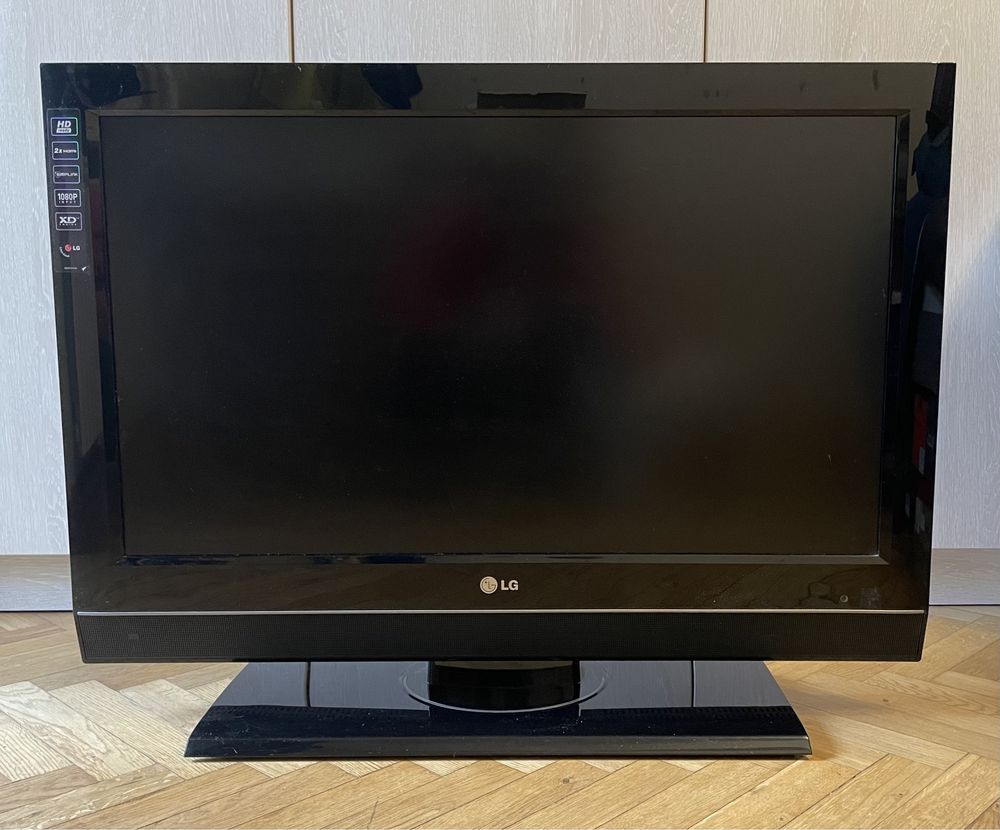 LCD телевізор LG 32LC52 під ремонт/на запчастини