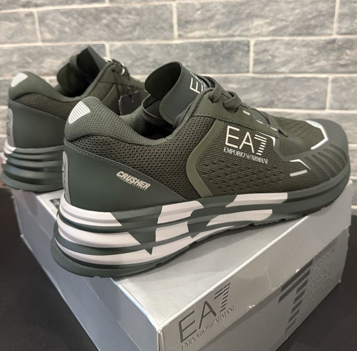 Кросівки чоловічі 46 EA7