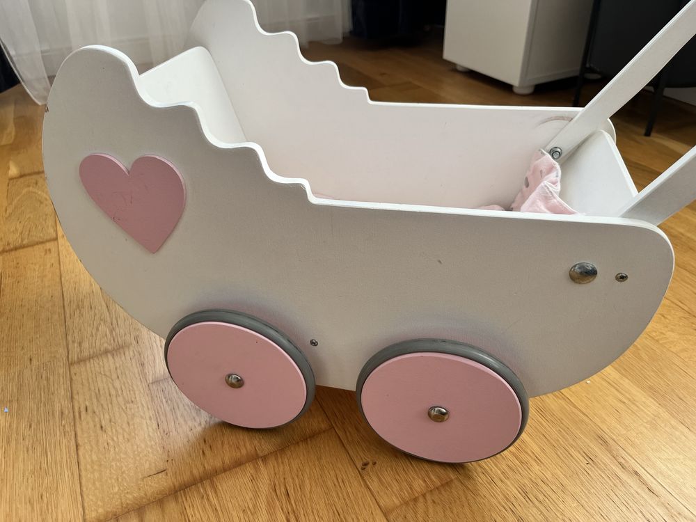 Wózek dziecięcy drewniany dla lalek pościel różowy biały