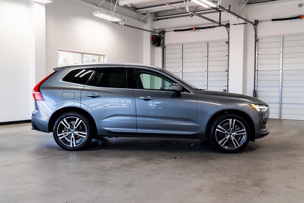 2018 Volvo XC60 Momentum