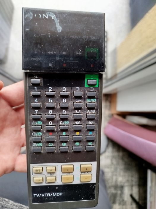 Pilot Sony nie wszystkie przyciski dzialaja.