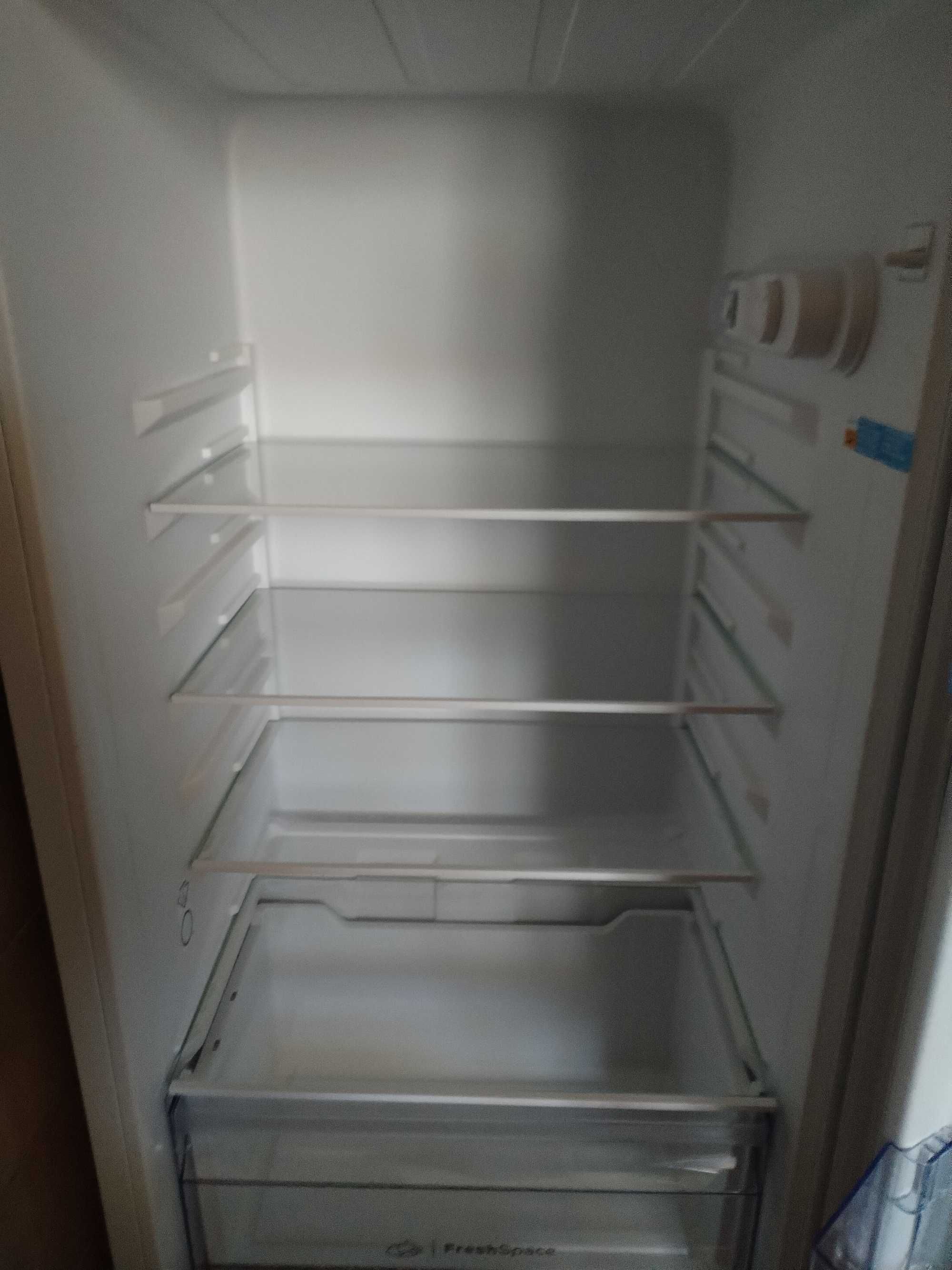 Frigorífico indesit