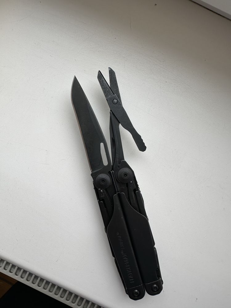 Мультитул Leatherman Surge Black