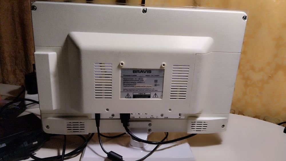 Телевизор BRAVIS 16"