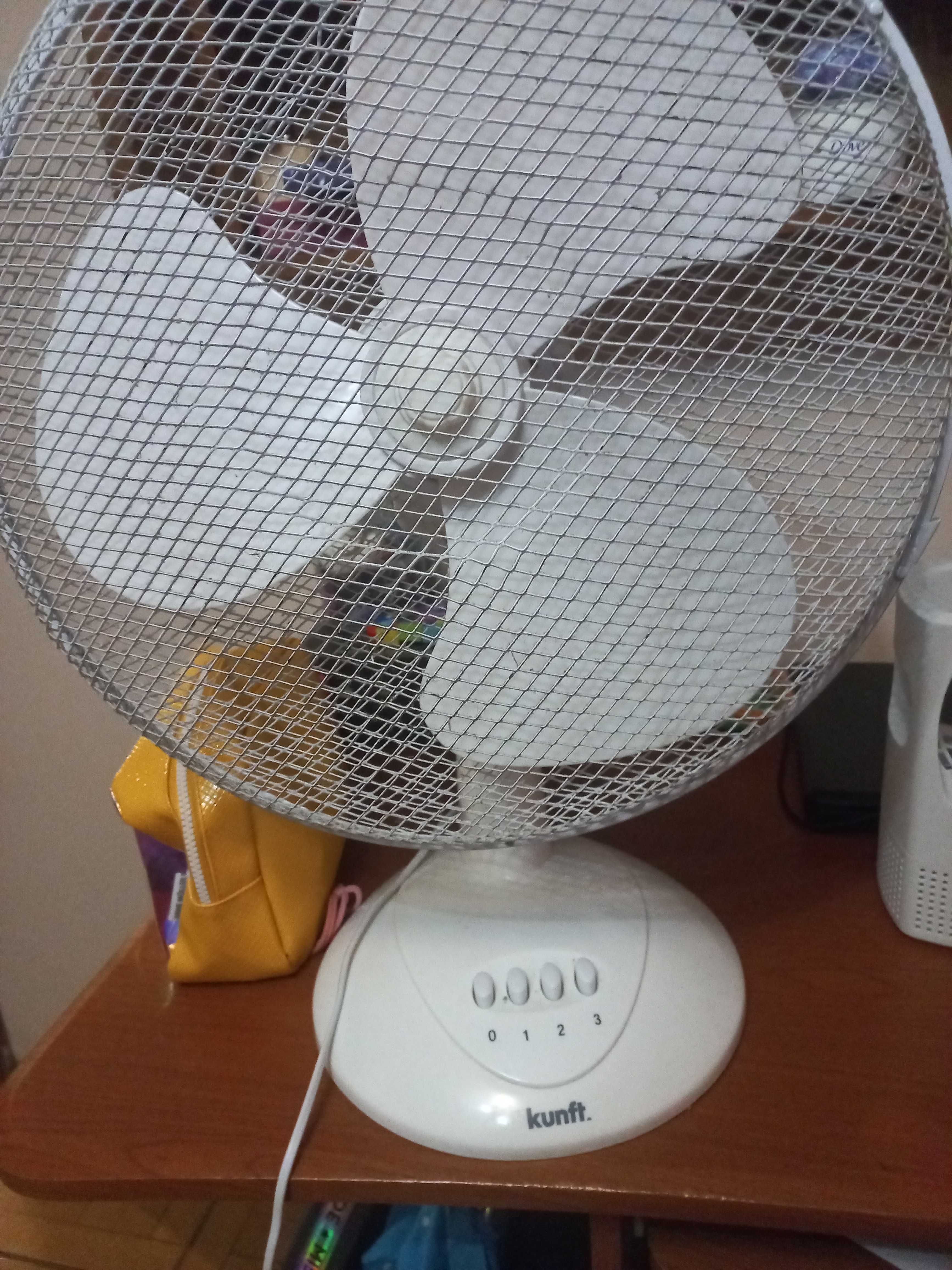 2 ventuinhas e um mini acondicionado