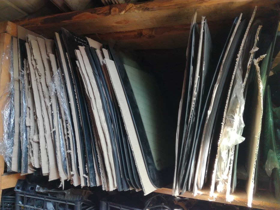 Автоскло Opel Combo/VW Caddy/T4/T5/Vito 638/Renault Kangoo