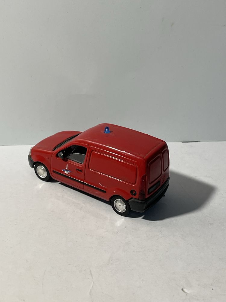 Renault Kangoo da solido escala 1:43