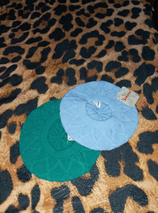 Женский берет  вязаный