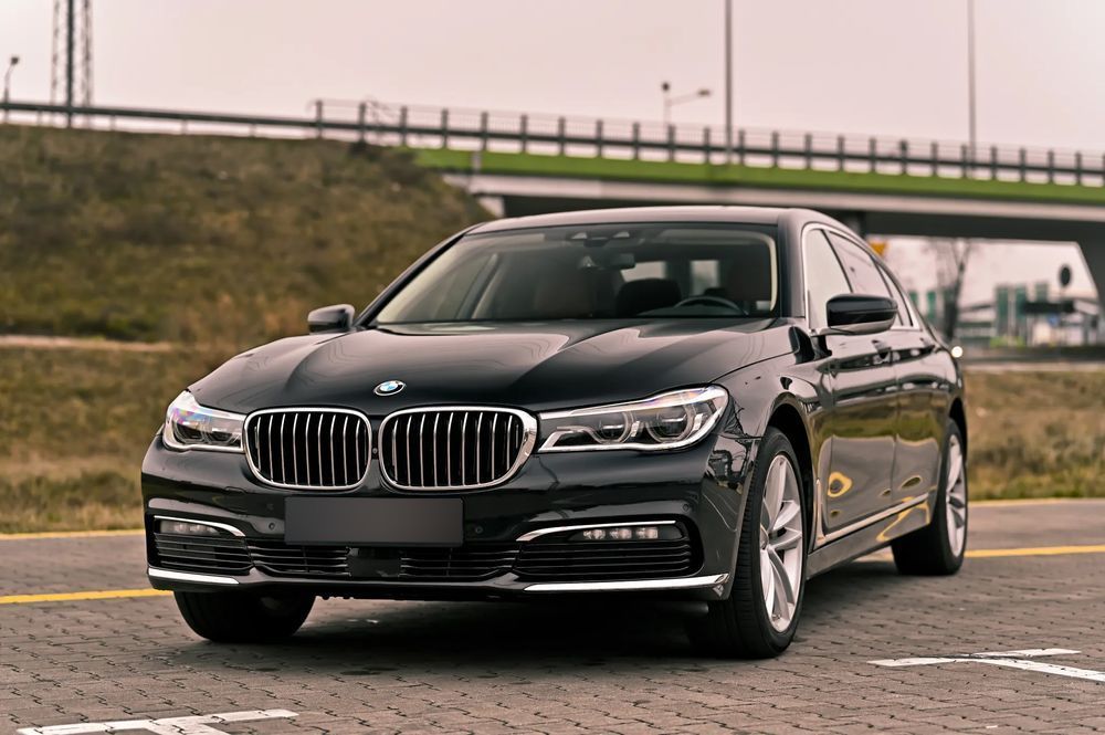 BMW Seria 7 2017 BMW 7 Series ALPINA B7 xDrive Sedan 4,4 V8  ( zam na elektryka )