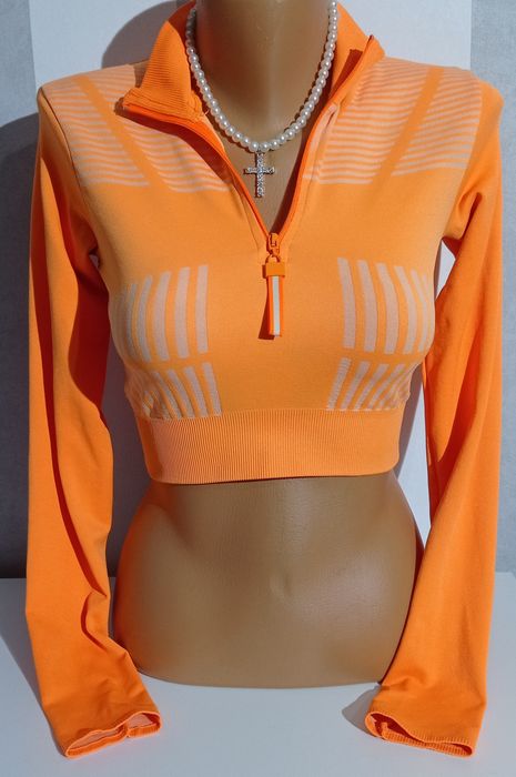 Bluzka neonowa pomarańczowa zapinana na długi rękaw crop top Bershka S
