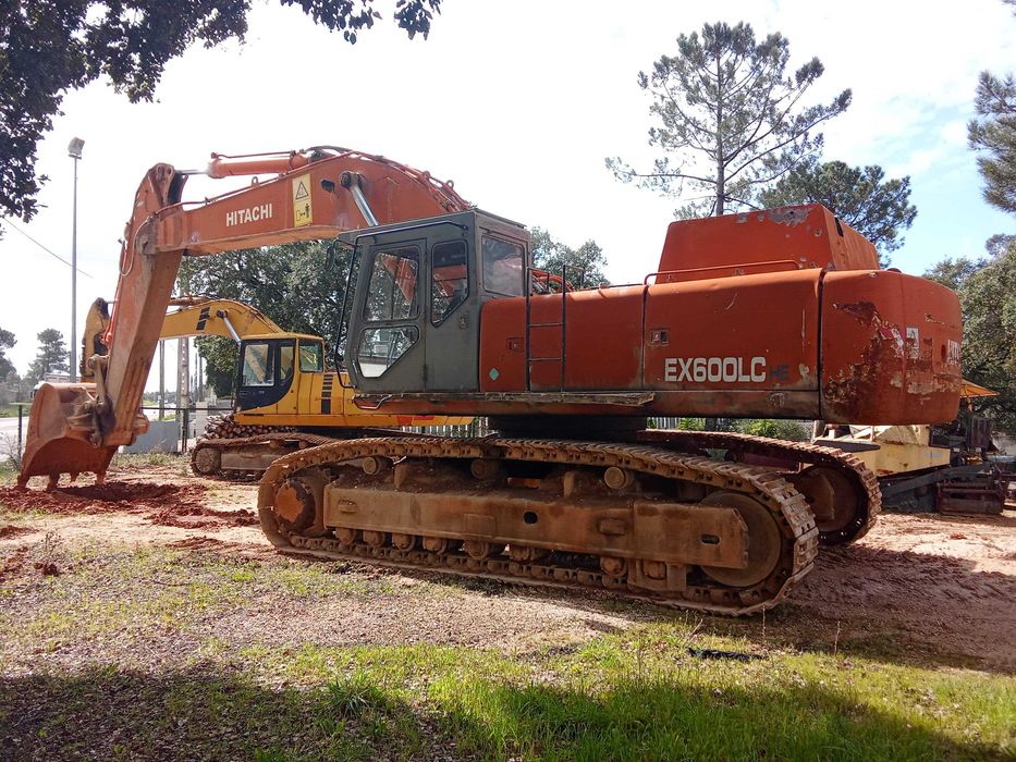 Escavadora Giratoria Hitachi EX600 LCHE