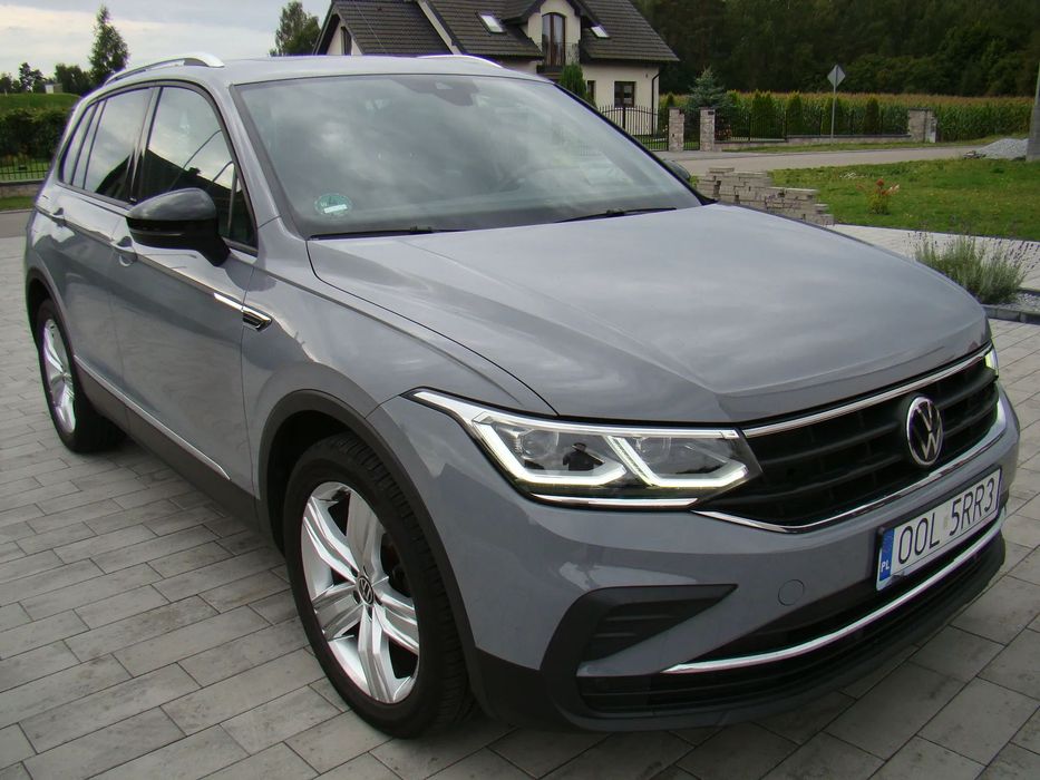 Volkswagen Tiguan Panorama Matrix IQ Light Kamera Cofania Wirtualne Zegary Bezwypad ASO