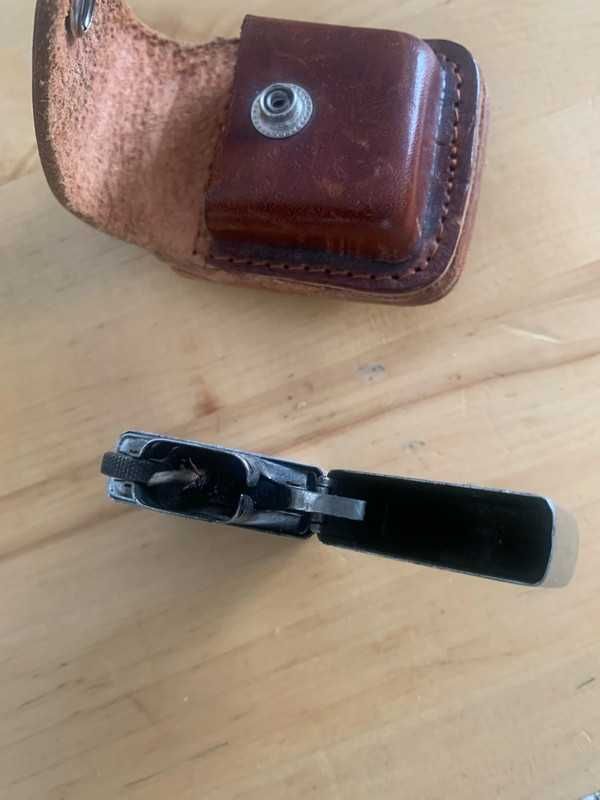 Oryginalna zapalniczka Zippo z 1998 r. + skórzane etui