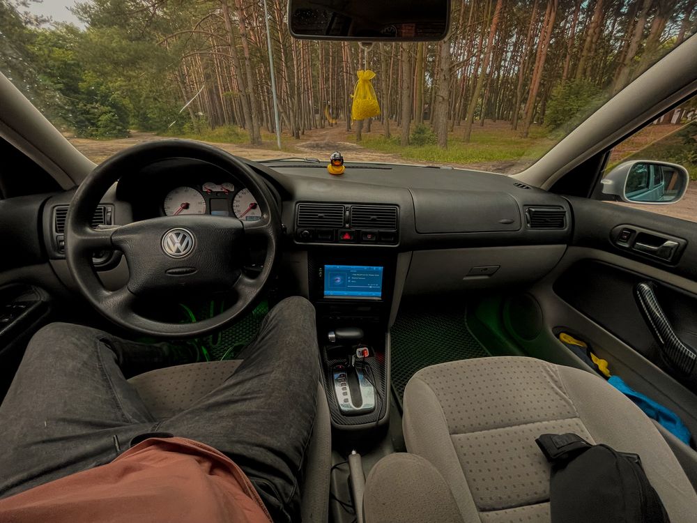Volkswagen Golf 4 1.6 АКП