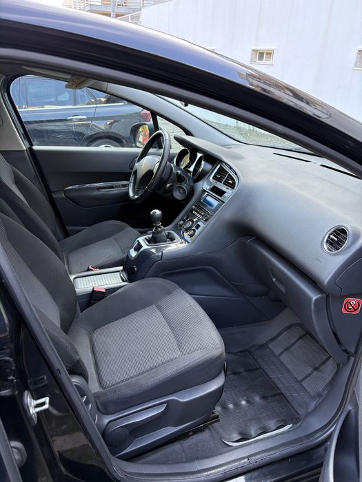 Pegeout 5008 1.6 hdi 7 lugares