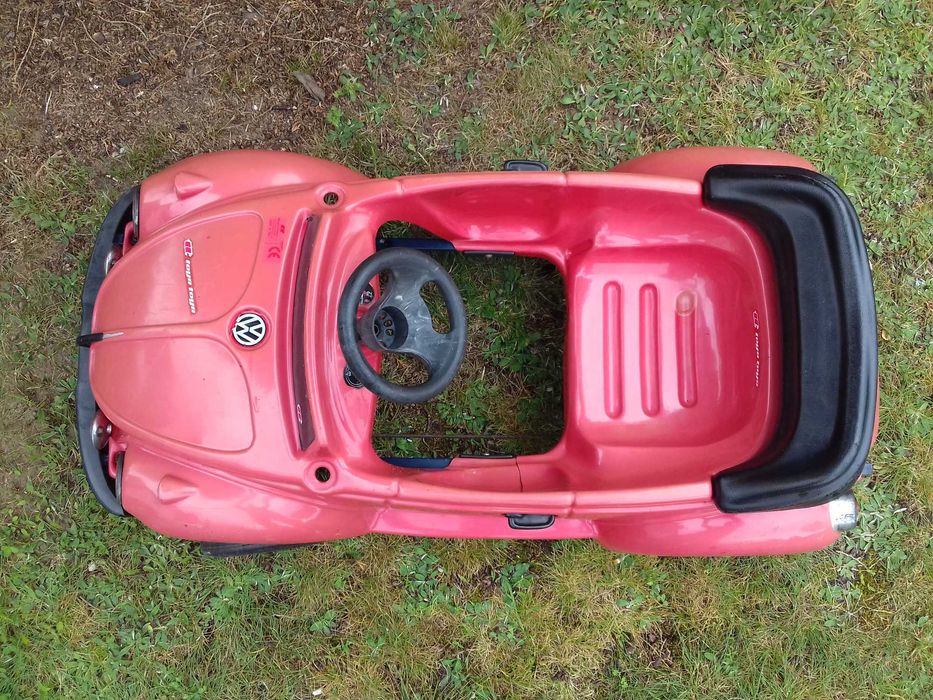 Zabawkowy samochód Volkswagen na pedały dla dzieci