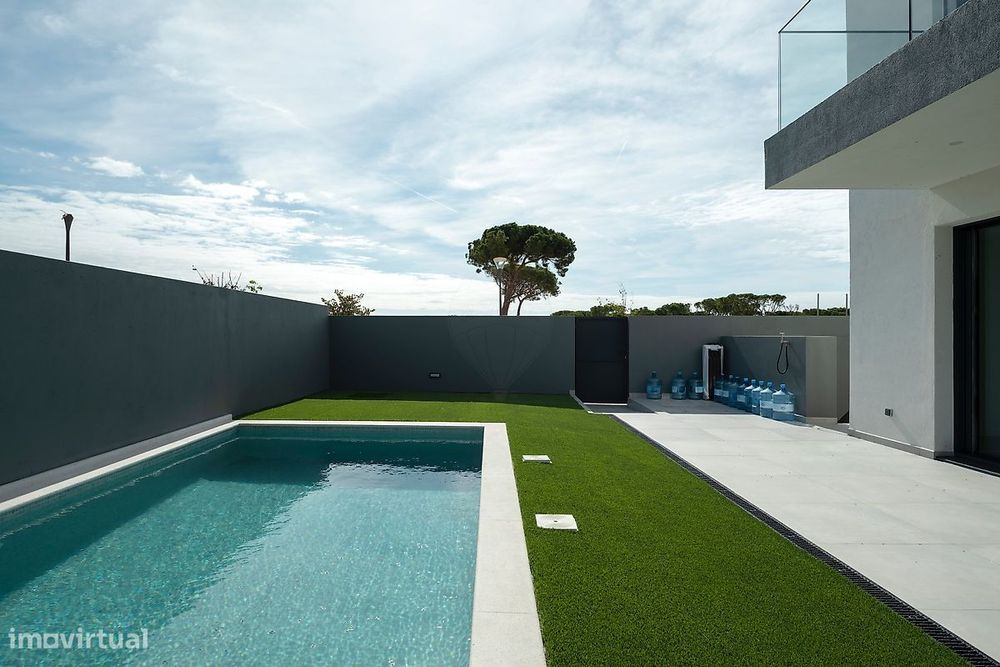 Moradia T4 para venda