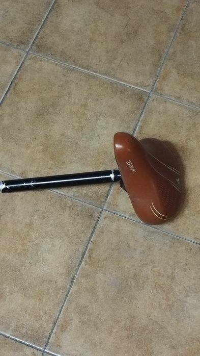Selim clássico com espigão