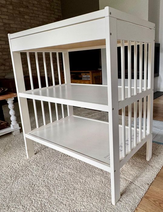 Stół do przewijania, regał Ikea